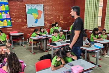 Educação Digital customizada e híbrida, escola Luiza Viana