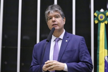 Comissão aprova projeto que amplia penas para o crime de bullying  Fonte: Agência Câmara de Notícias