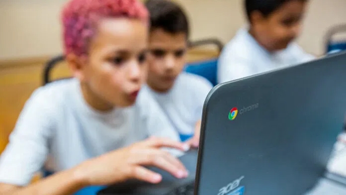 Alagoas investe R$ 100 milhões na inclusão digital de escolas